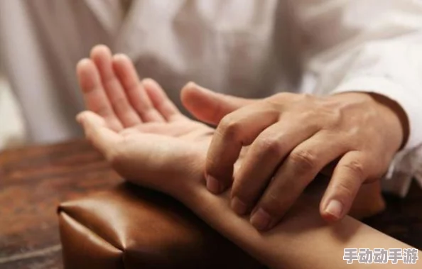 老中医用嘴排阴毒 小雨:传统中医通过口腔疗法帮助患者清除体内的毒素,促进健康与康复 老中医用嘴排阴毒 小雨:传统中医通过口腔疗法帮助患者清除体内的毒素,促进健康与康复