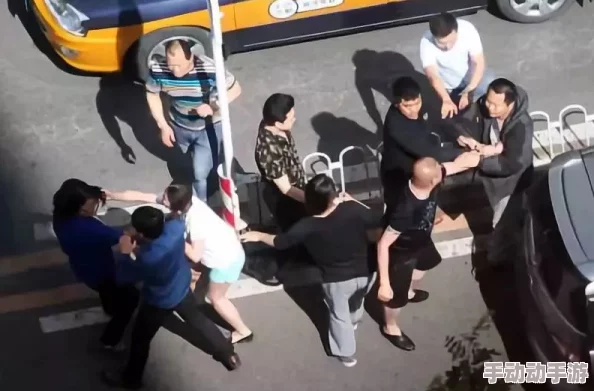 重庆美女揉BBBB搡BBBB,现场气氛热烈引发围观,网友纷纷点赞评论热议不断 重庆美女揉BBBB搡BBBB,现场气氛热烈引发围观,网友纷纷点赞评论热议不断