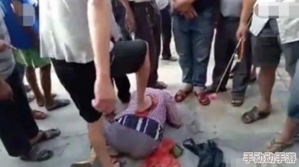 重庆美女揉BBBB搡BBBB,现场气氛热烈引发围观,网友纷纷点赞评论热议不断 重庆美女揉BBBB搡BBBB,现场气氛热烈引发围观,网友纷纷点赞评论热议不断