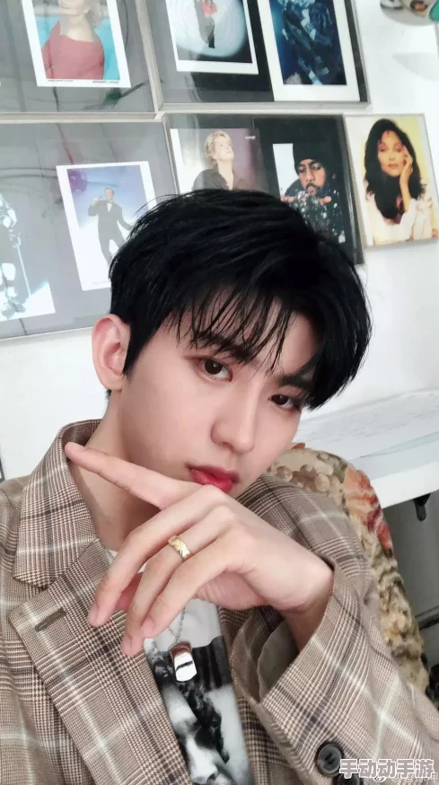 男生把坤坤放到女生坤坤里,这一行为引发了网友们的热议,讨论其背后的含义和社会影响 男生把坤坤放到女生坤坤里,这一行为引发了网友们的热议,讨论其背后的含义和社会影响