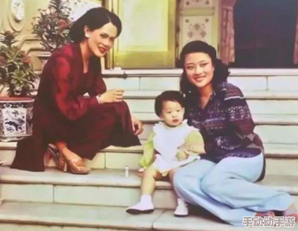 69XX女主摇勾搭老头，意外发现其背后隐藏的惊人秘密与财富，引发一场跨世代的爱情风波