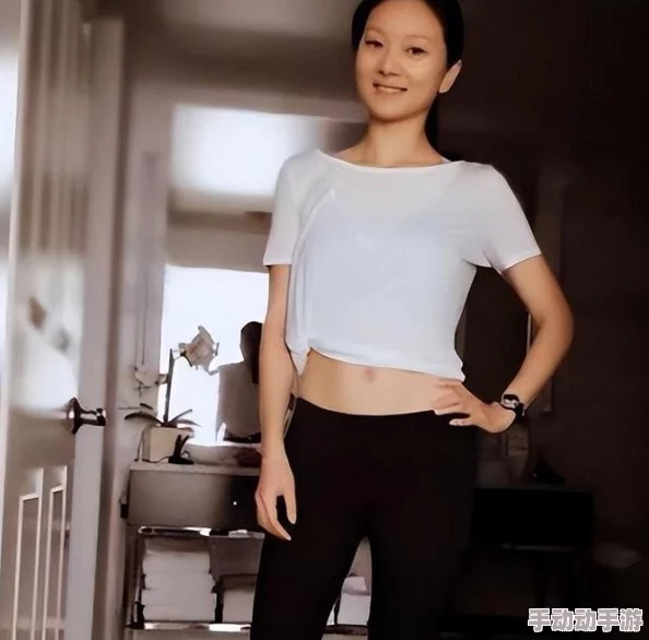 69XX女主摇勾搭老头，意外发现其背后隐藏的惊人秘密与财富，引发一场跨世代的爱情风波