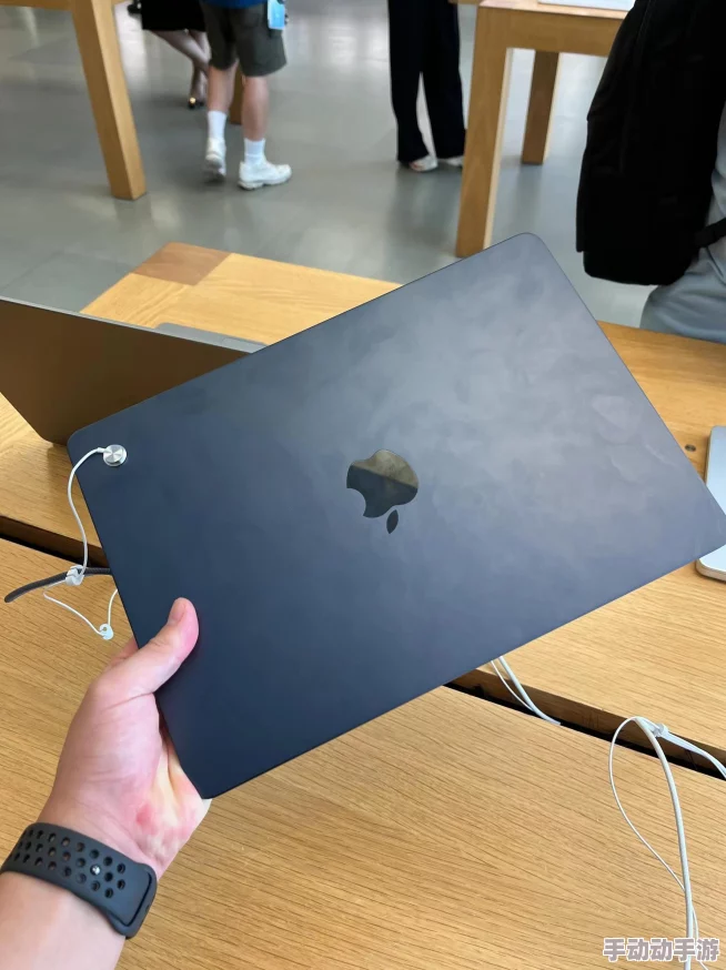 网友看法：macbookair18和19的性能对比，哪款更适合学生和办公族使用？